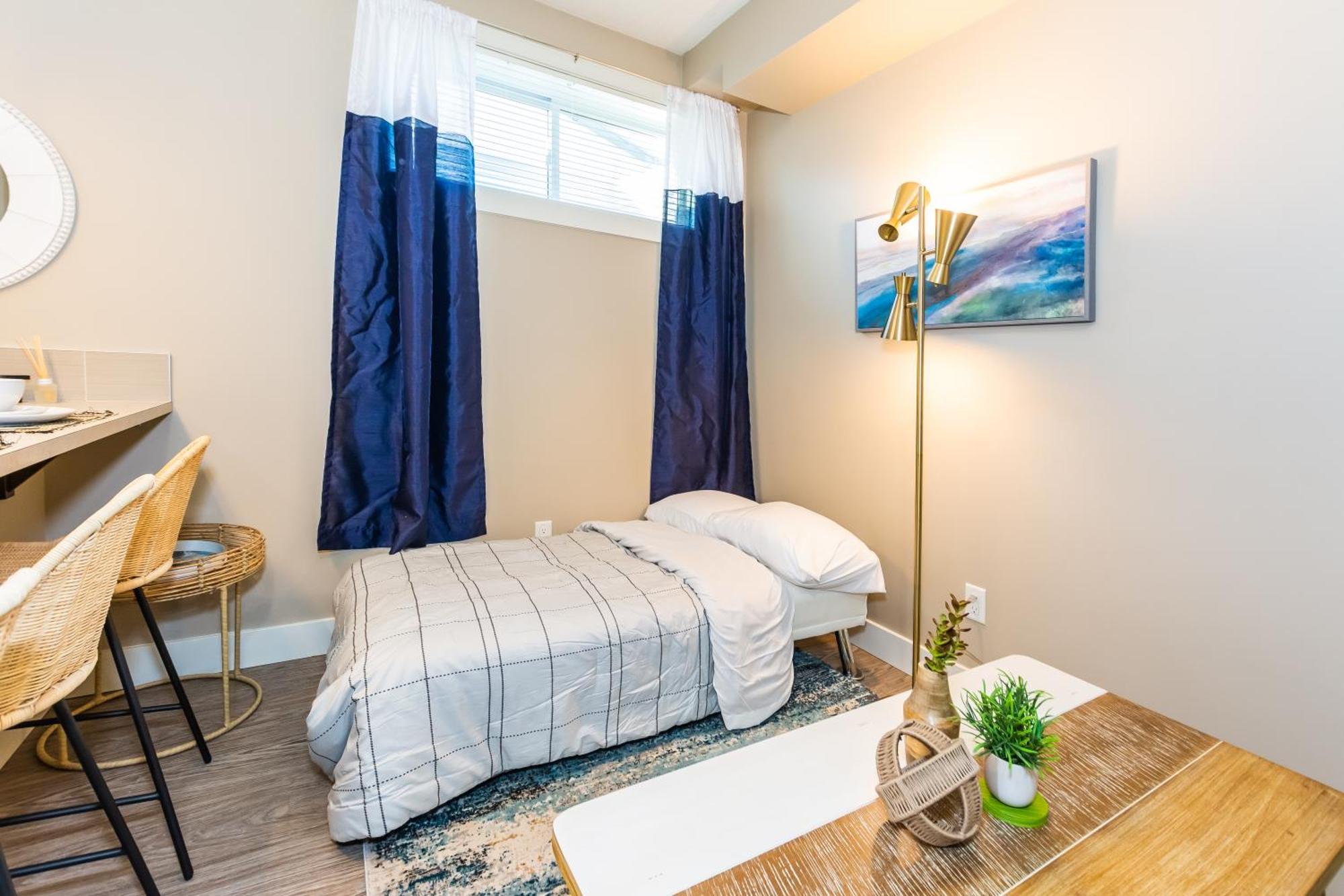 Queen Bed * Netflix * Wifi * Long Or Short Stays Edmonton Exteriér fotografie